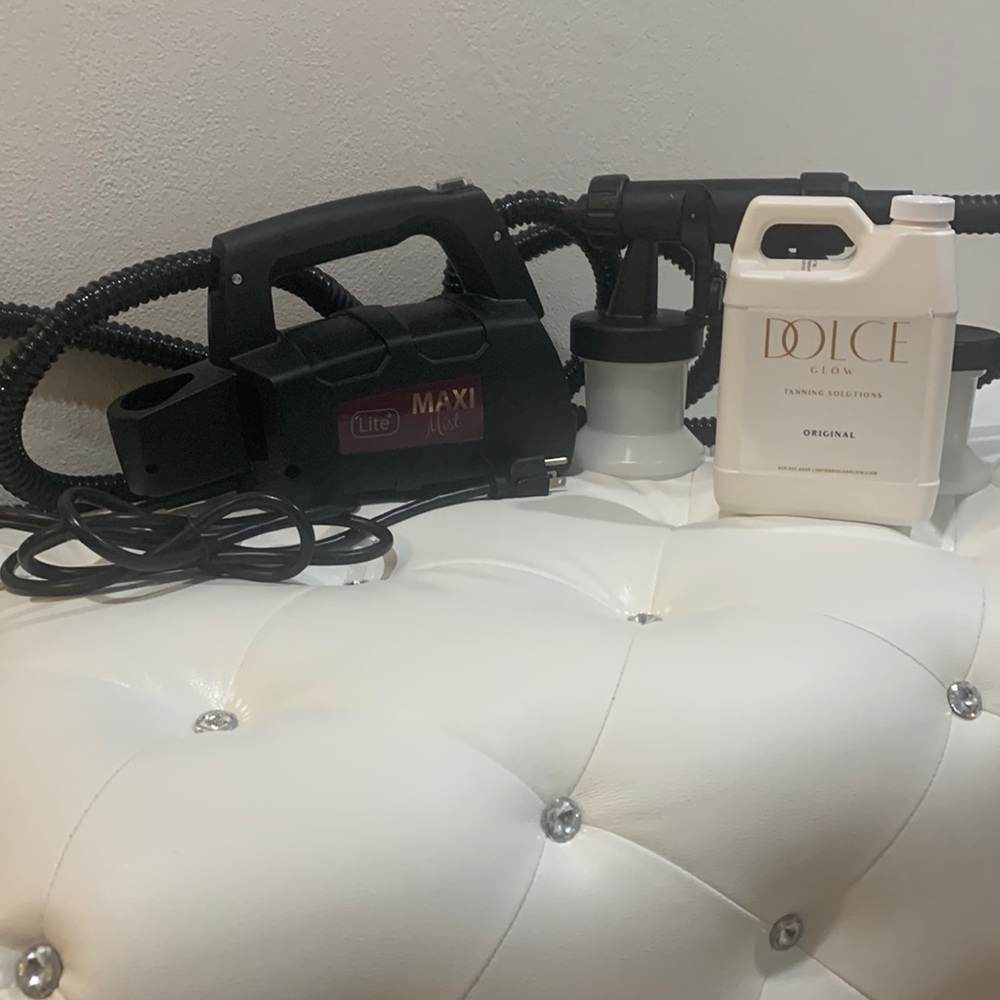 Dolce Glow by Isabel Alysa Air brush, compressor and solution. Tent Included.